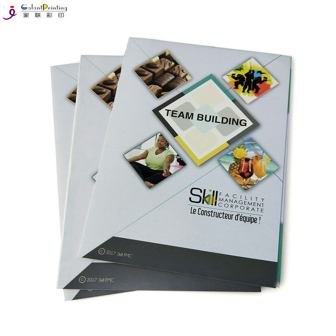 Kundengebundene Heftklammer-farbenreiche Broschüren-Katalog-Druckservices 8.5X11“ 210X285mm